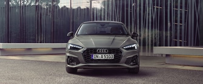 Frente do novo Audi A5 sportback em destaque na Audi Center Sorocaba